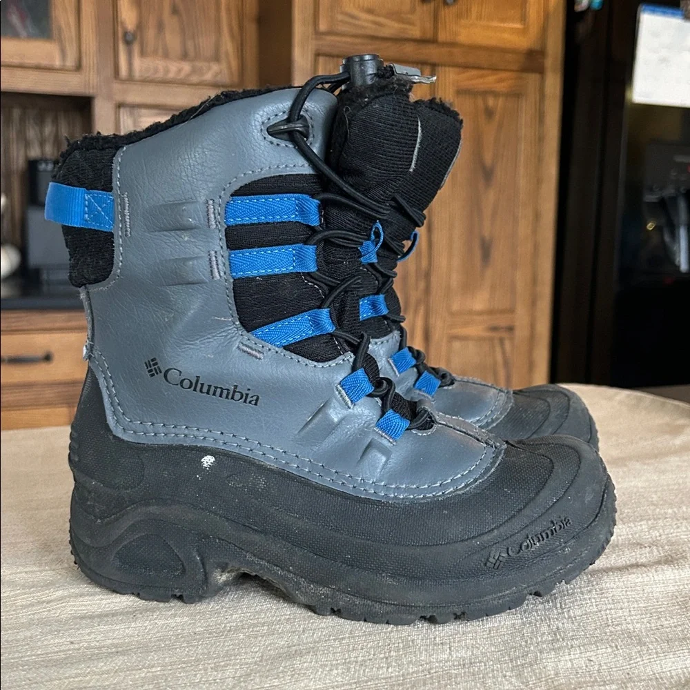 Columbia Bugaboot Celsius 400g Kids Youth Size 2 Winter Snow‎ Boots Black Blue